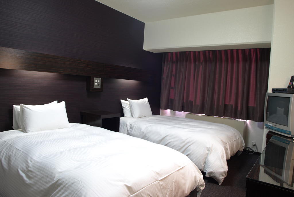 Green Rich Hotels Miyazaki Phòng bức ảnh