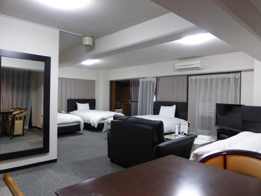 Green Rich Hotels Miyazaki Phòng bức ảnh