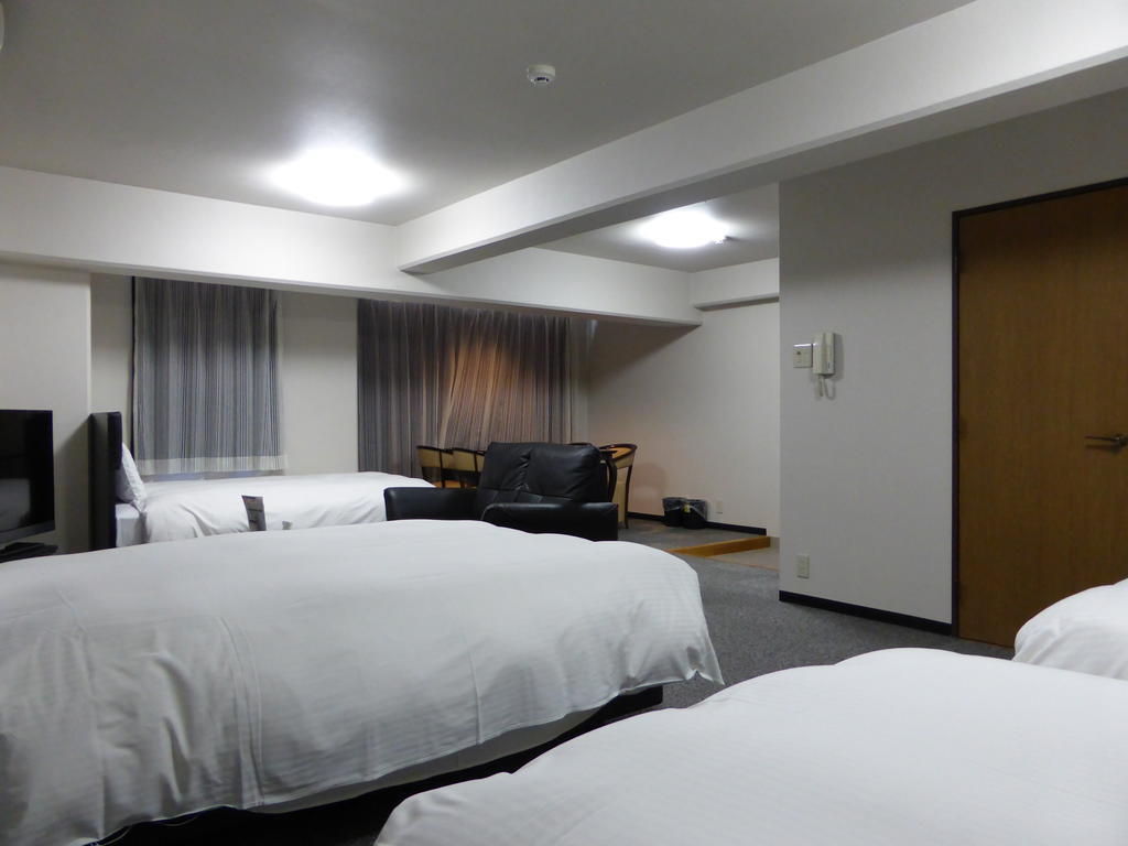 Green Rich Hotels Miyazaki Phòng bức ảnh